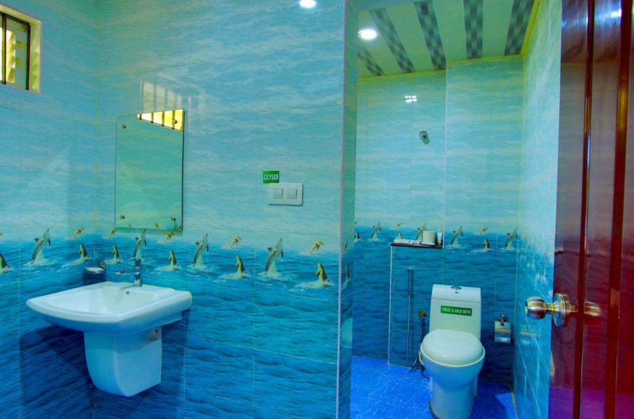 Hotel Wayanad Square Манантавади Экстерьер фото