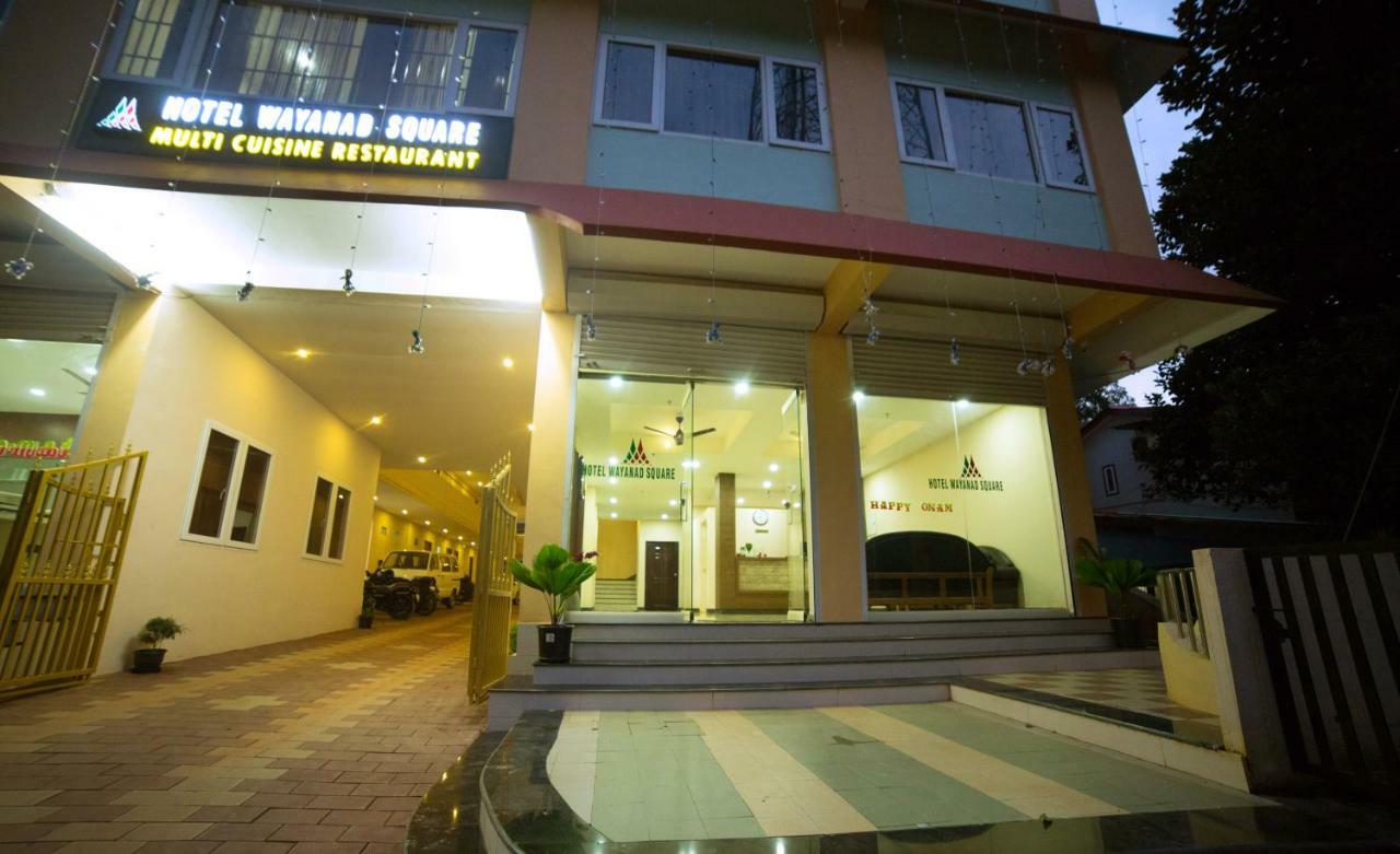 Hotel Wayanad Square Манантавади Экстерьер фото